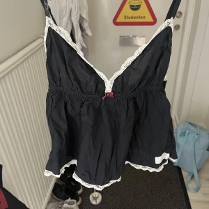 Linne  - Odd Molly linne  