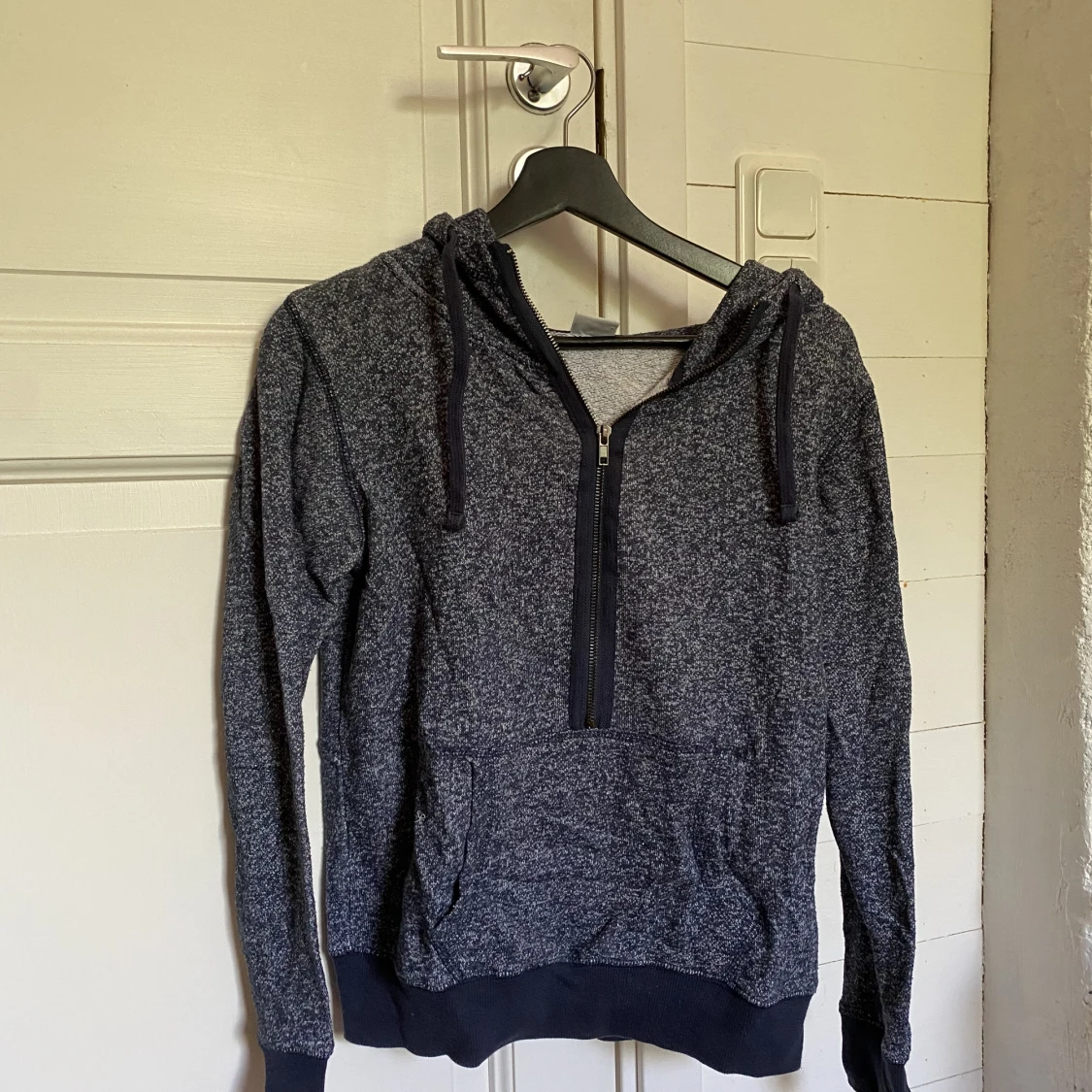 Blå huvtröja  - 90