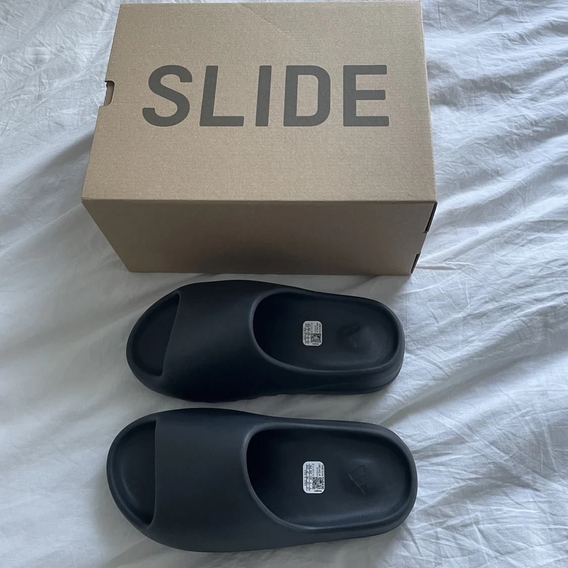 Yeezy slides onyx