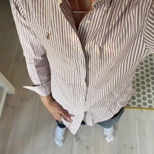 Ralph lauren skjorta   - En skit snygg Ralph lauren skjorta perfekt till sommaren skick 9/10