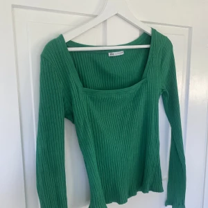 Tröja från Zara - Jättefin färg!! Som ny