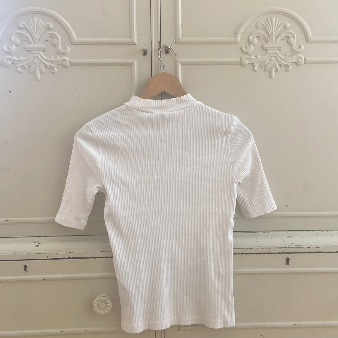 Ribbad vit t-shirt - 90