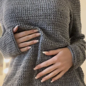 Stickad tröja  - Säljer denna super sköna stickade tröjan då den inte kommer till användning 💕💕