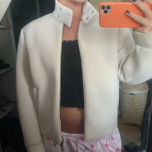 Cos jacka  - Cos jacka storlek S knappt använd 