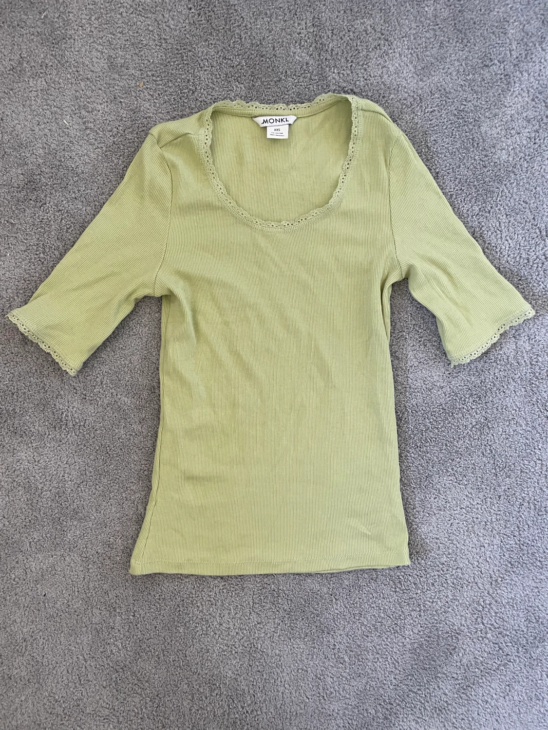 Sommrig grön tröja