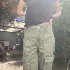 Cargo byxa - Balla cargo byxor. Ganska använda därav priset ❤️
