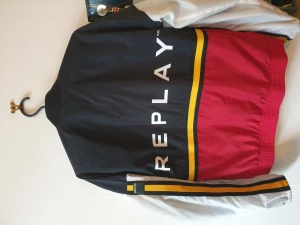 Replay Vindjacka  - Knappt använd storlek S. 