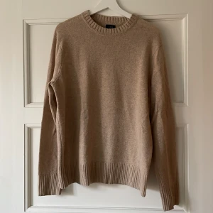 Tröja J.Crew  - Tröja i 60% merinoull och 40% polyamid. 