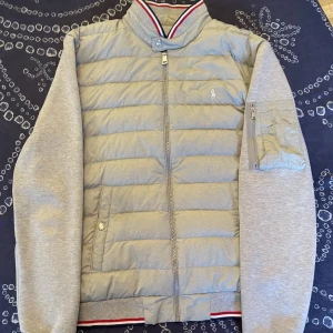 Ralph Lauren Cardigan - Snygg Ralph Lauren cardigan, inga skador.