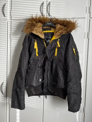 Jacka - I väldigt bra skick.