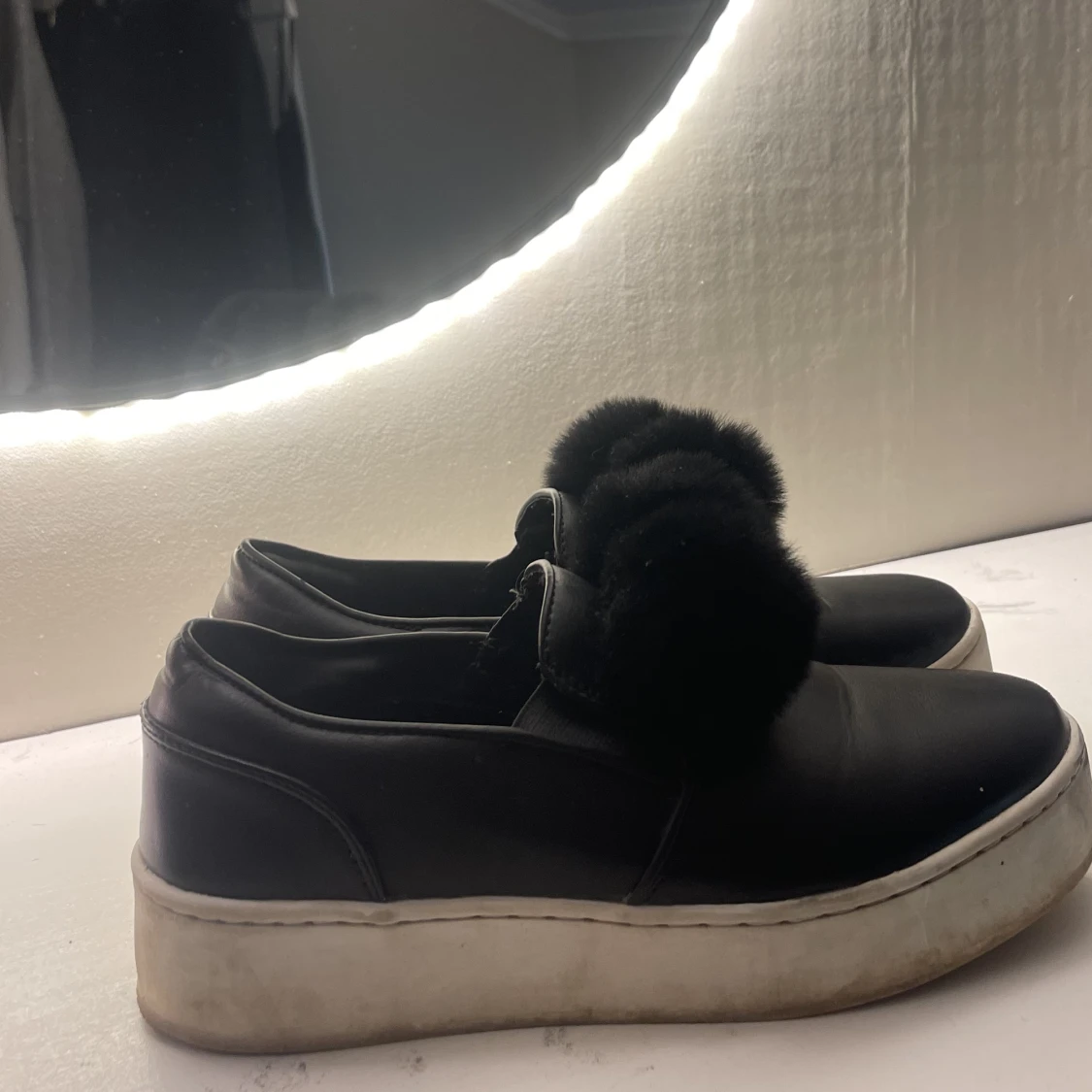 Söta skor med toffsar - 90