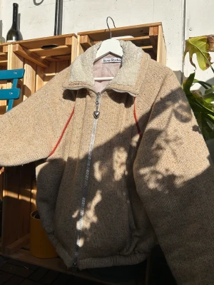 Acne jacket F/W 2022 - Knuttes acne jacket from F/W 2022  Size 46 / small  Exclusive Heart zipper  One of few in sweden