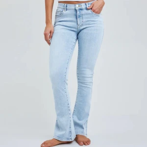 Jeans bikbok - Jeans från bikbok köpta för inte så länge sedan🩷storlek Xs och längd 31.