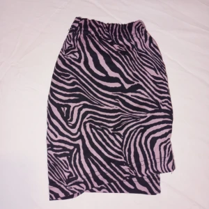 Barn Shorts - Barn shorts i nyskick   Storlek: 146/152,  Ca 10-12 år  