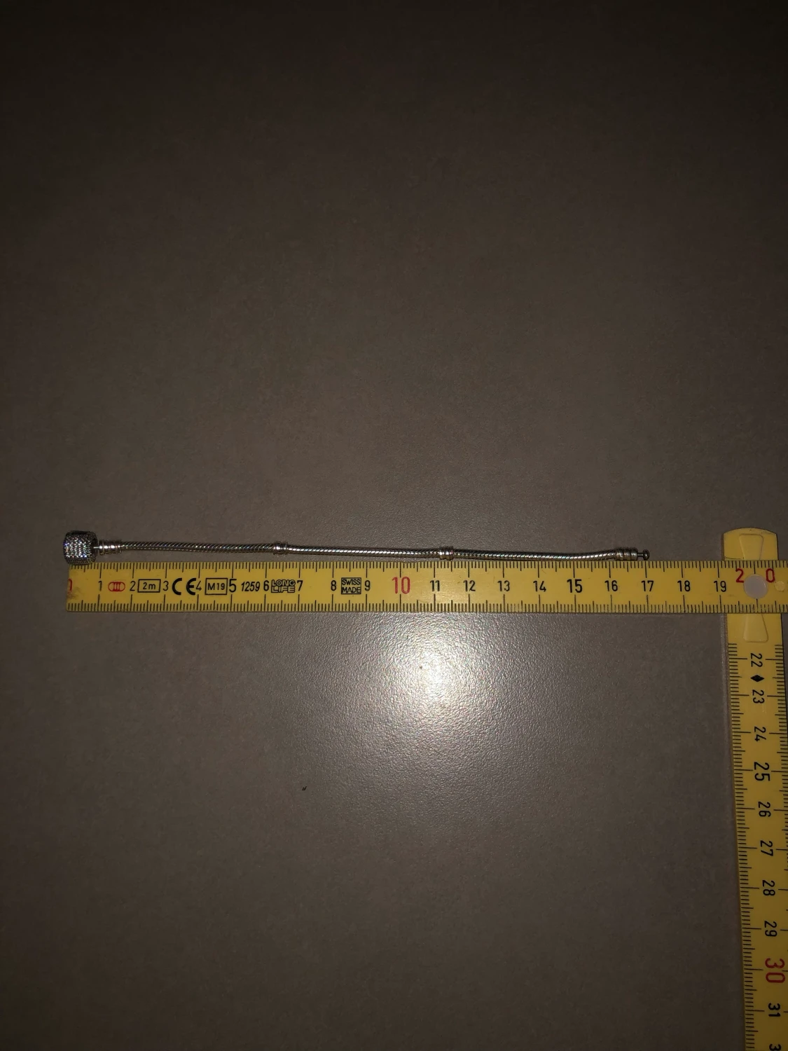 Pandora Silverarmband + två berlocker  - 90