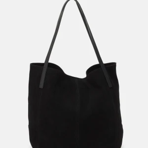 väska - superfin mockaväska från anna field!! Endast använd 1-2 gånger så verkligen så gott som ny🥰 Ordinariepris 539