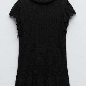 stickad topp - stickad topp från zara i fint skick 💓