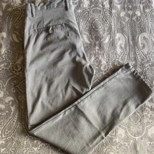 Gråa byxor - DM för fler bilder. 📩