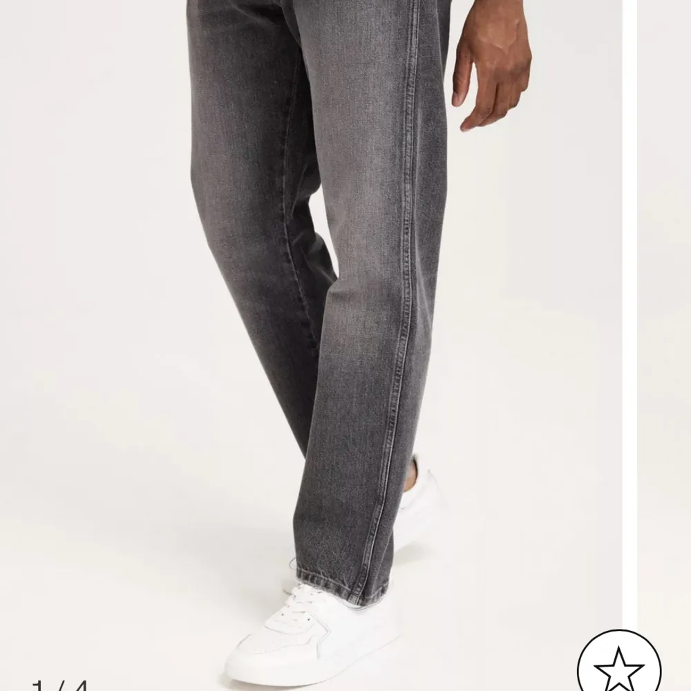Helt oanvända storlek 32/32. Jeans & Byxor.