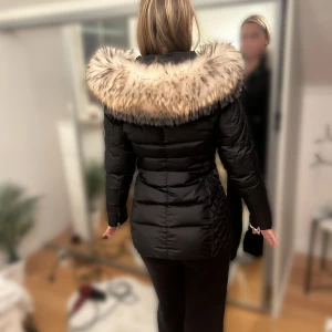 Rock&blue Jacka Beam Mid äkta päls - Köptes för 4299kr Äkta tvättbjörn päls Insprincip nyskick Pris kan diskuteras💕
