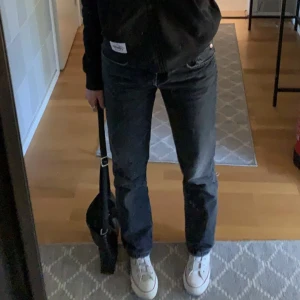 low waist jeans - säljer dessa super snygga jeans från zara då dem tyvärr blivit försmå!