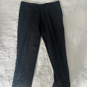 Oanvända kostymbyxor  - Så fina kostymbyxor aldrig använda! Super bekvämt material 