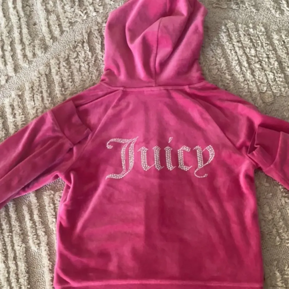 Inga skador nästan aldig änvänt . Hoodies.