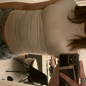 Trendig Gina topp - En supersnygg tajt Gina tricor topp💘💘 Inga defekter och knappt använd, köptes i våras. 