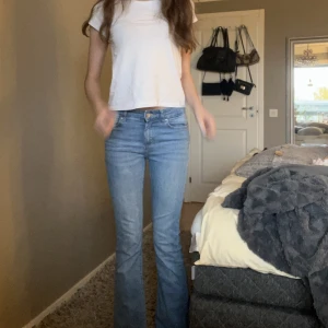 Only Jeans  - Säljer dessa ljusblå jeans från Only då jag har tillräckligt med jeans❤️ De är rätt nyköpta och i bra kvalite❤️ Pris kan diskuteras❤️