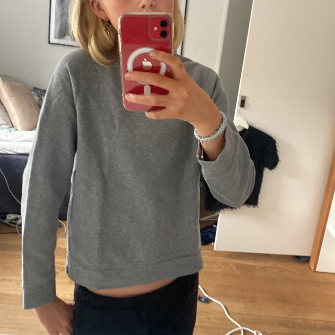 Fin grå tröja  - 91