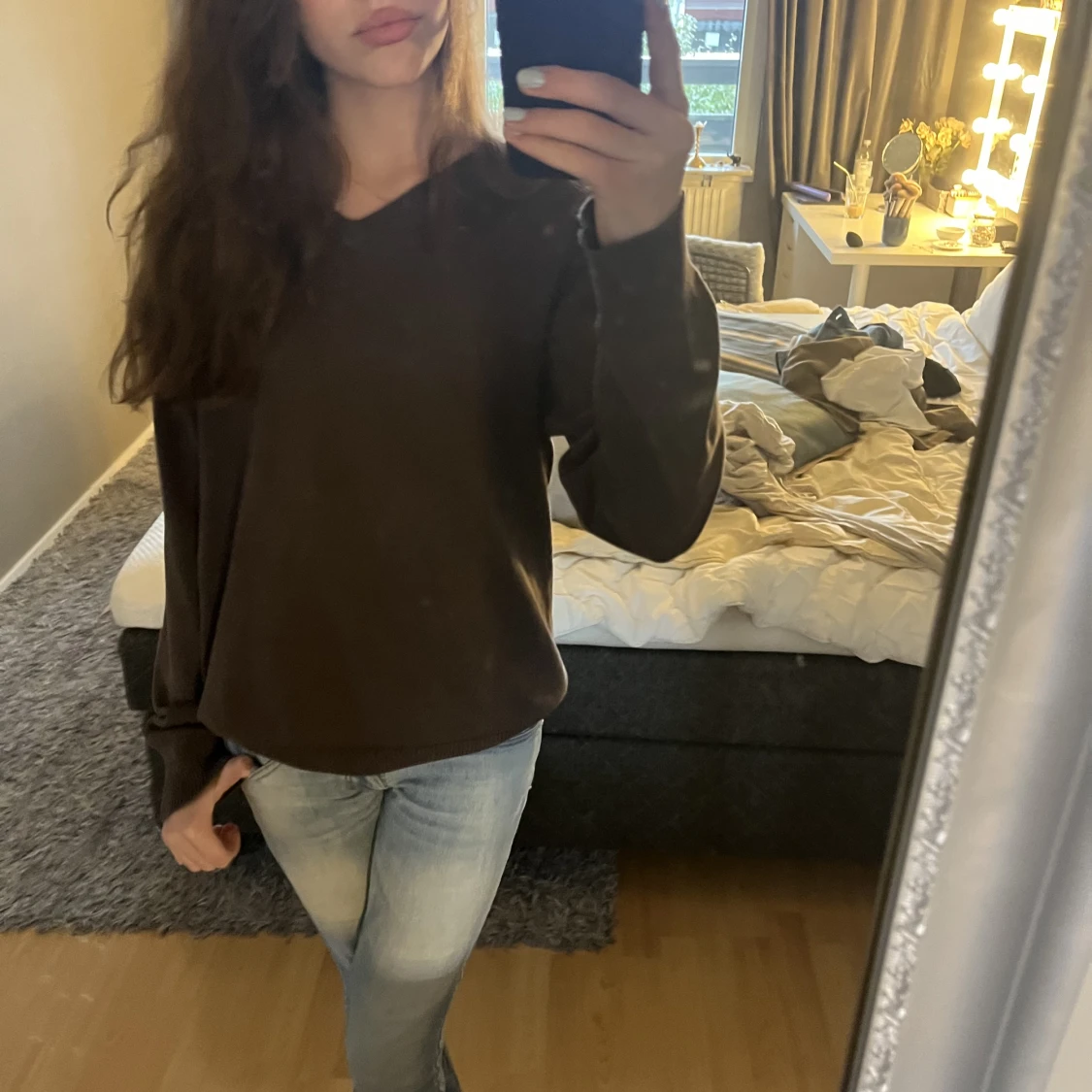 Brun v-ringad stickad 