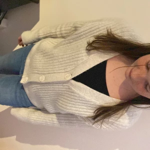 Stickad kofta🌼 - Jättefin stickad kofta från Kappahl har används ett par gånger men är ändå i ganska bra skik, Storlek XS🌼