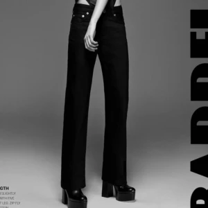 Zara jeans - Strl 34. 150kr