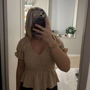 Topp - Söt topp från chiquelle som inte används. Änvand ca 5 gånger och i bra skick!💕