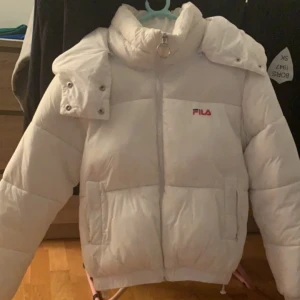 Jacka - Fila jacka för kvinnor, använd en gång, 10/10 skick 