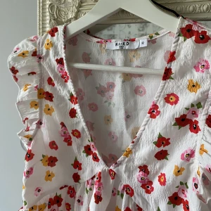 Nakd topp - Jättesöt topp från nakd! Fint skick🌸