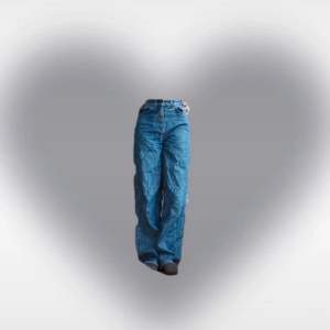 Raka boyfriend jeans. Längd:103cm