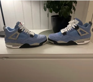 Jordan 4 unc - Jordan 4 unc  Har endast används typ 2 gånger  Priset går att diskuteras