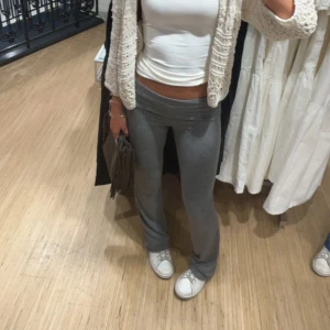 Yogapants - så fina o sköna lågmidjade yogapants!!🙌🙌😍😍 använda fåtal gånger, från Gina Young 