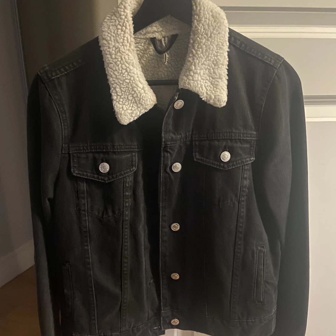 Stradivarius jacka med fluffig insida