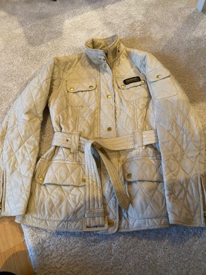 Barbour jacka - Superfin jacka från Batbour!