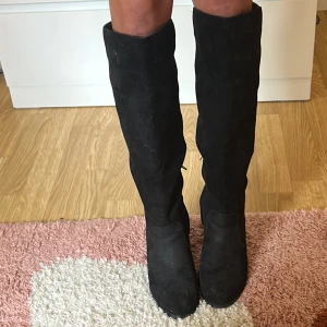 Klackar  - Snygga klackar lätta att gå,  i 9 cm klackhöjd