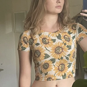 T-skirt solros mönster tröja - Stretchigt material bekväm