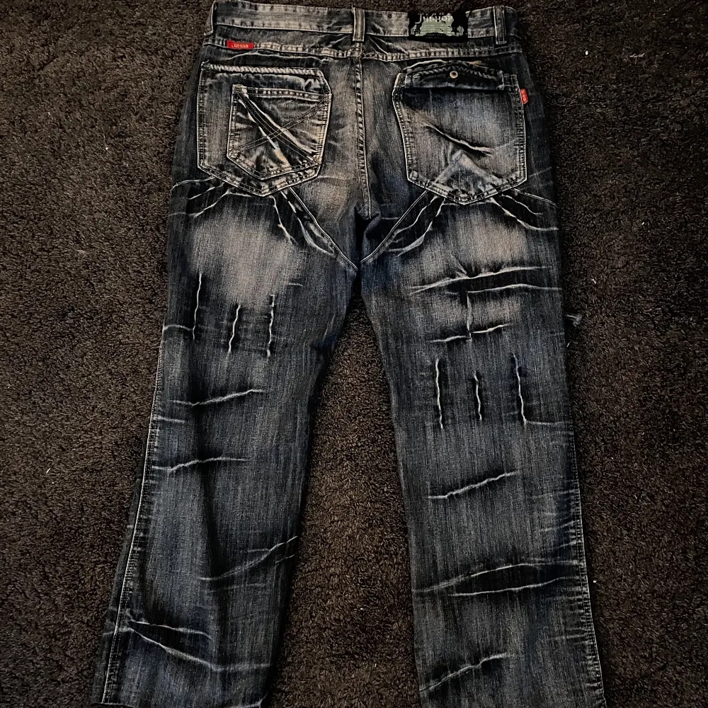 feta jeans fett drain🐺😈😳🙏🥶  deme baggy och stora i midjan  köparen står för frakt men pris kan diskuteras if it makes sense. Jeans & Byxor.