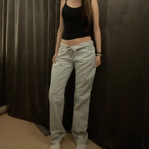 Ljusblå baggy jeans - Ljusblå baggyjeans💞 De är ifrån carlings och är i bra skick och är använda! De är fodrade  