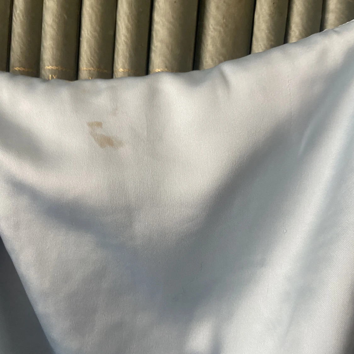 Maxiklänning i satin med låg rygg - 91