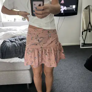 kort kjol från nelly