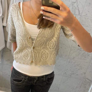 Grå kofta - Mönstrad grå/beige kofta i storlek S