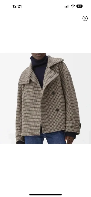 Arket jacka - Säljer denna jackan från arket! Helt som ny! Endast använd vid ett tillfälle ❤️