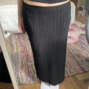 Kjol - Svart kjol från Lindex 🫶🏼 Säljer för 50kr